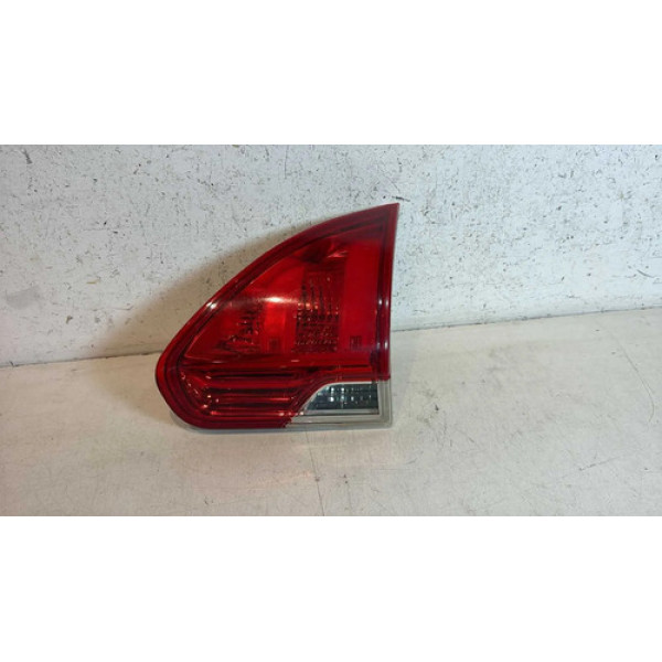 Lanterna Tampa Direita Peugeot 2008 2015 2016 2017 2018-2022 Direito/passageiro Vermelho