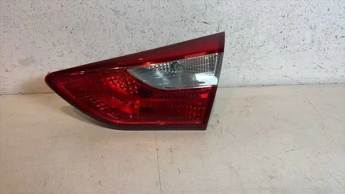 Lanterna Tampa Direita Hyundai I30 2013 2014 2015 2016 17 18 Direito/passageiro Vermelho