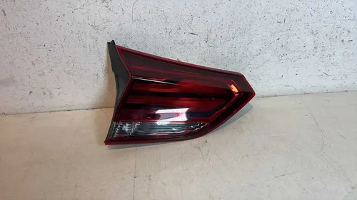 Lanterna Tampa Esquerda Tracker 2020 2021 2022 2023 2024/25 Esquerdo/motorista Vermelho