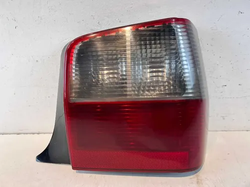Lanterna Fiat Uno Direita 2006 2007 2008 2009 2011 Fume Direito/passageiro Vermelho