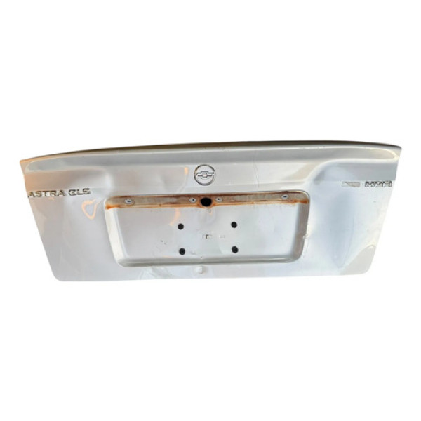 Tampa Traseira Chevrolet Astra Sedam 2001 A 2005 C/detalhe Prateado