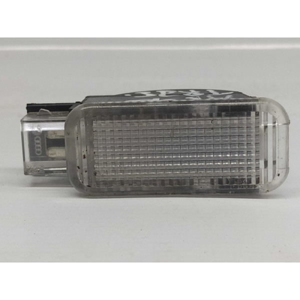 Lanterna Iluminação Interna Porta Malas Audi A4 2012