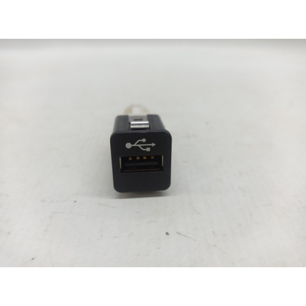 Entrada Usb Porta Luva Bmw X3 2013 3.0 M Sport