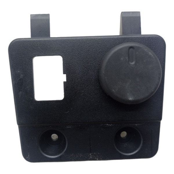 Moldura Entrada Usb Gm Captiva Sport 2011 2.4 Aut 