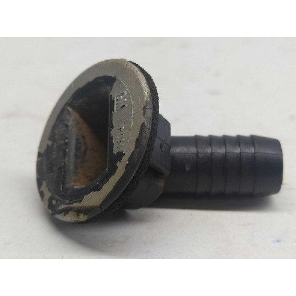 Saida De Agua Dreno Tampa Traseira Gm Tigra 1998