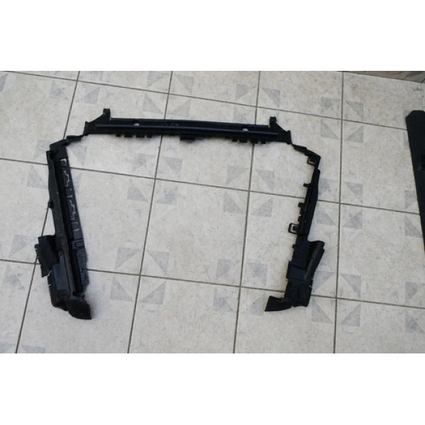 Defletor Do Radiador Mercedes E350 