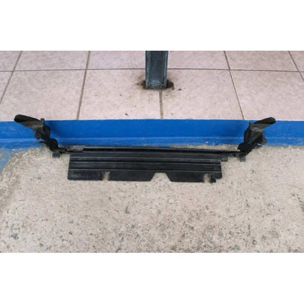 Duto De Ar Radiador Mercedes C200 C250 2015 2016 2017 2018 Preto
