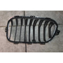 Grade Esquerda Bmw M135  2015 2016 Preto Com Borda Cromada Brilhante
