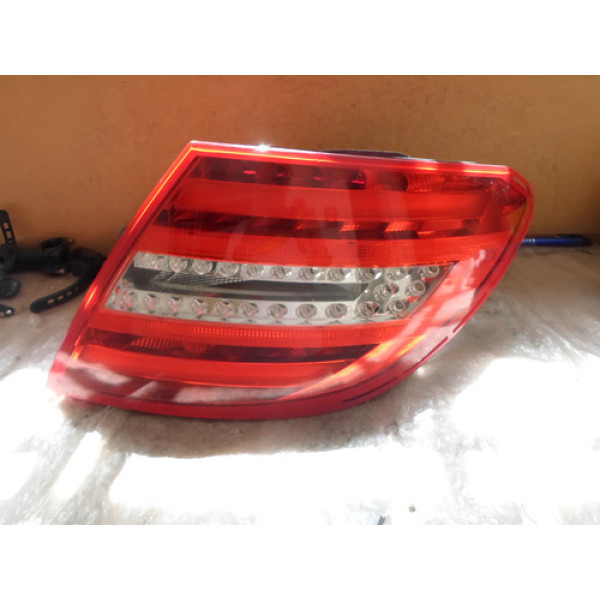 Lanterna Direita Mercedes C180 C200 C250 2012 2013 2014 #233 Direito/passageiro Vermelho