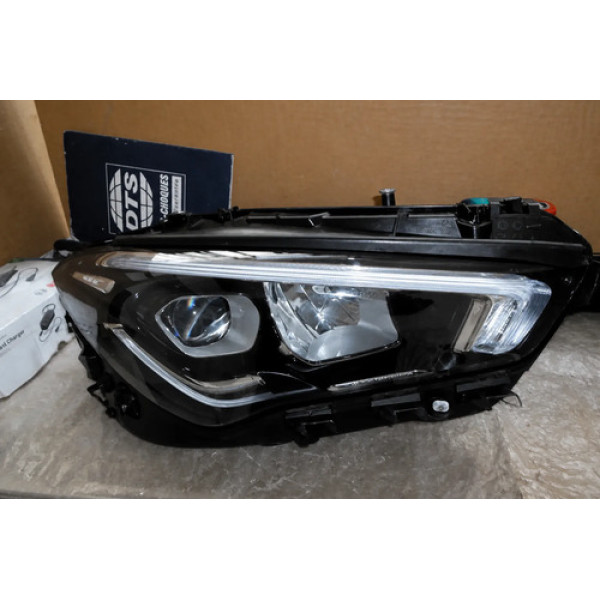 Farol Direito Mercedes Cla 2019 2020 2021 2022 2023 #508 Direito/passageiro