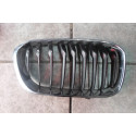 Grade Esquerda Bmw M135  2015 2016 Preto Com Borda Cromada Brilhante