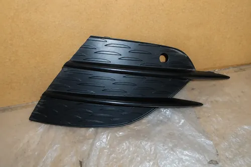 Grade Do Farol De Milha Direito Mercedes Eqe Preto Direito