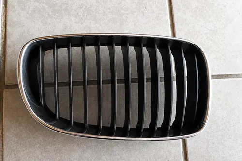 Grade Direita Bmw 320 325 2009 2010 2011 2012 #443 Cromado Brilhante