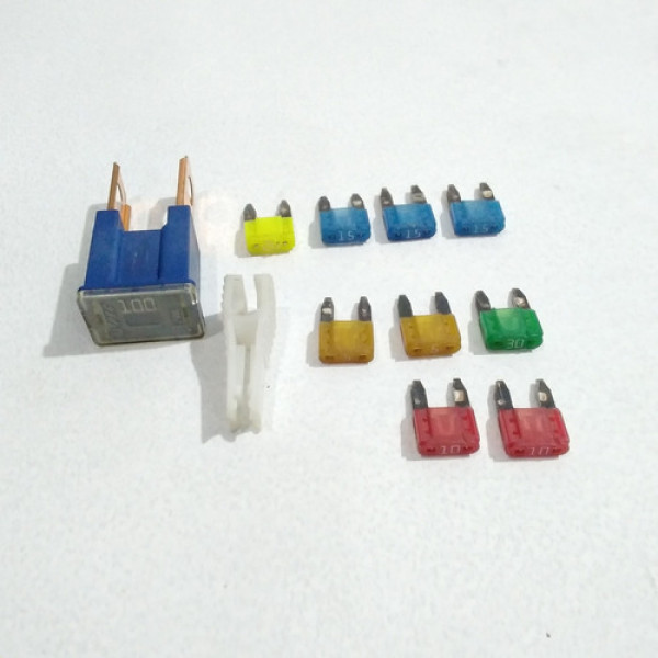 Kit De Fusíveis Toyota Filder 2006 Sku 58902