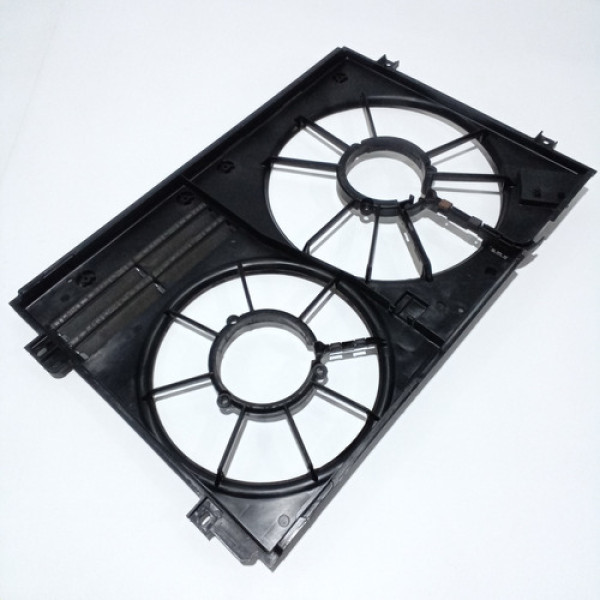Defletor Do Radiador Passat 2.0 Tsi 2010