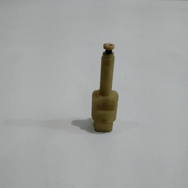 Sensor De Luz De Freio Volkswagen Passat 2001