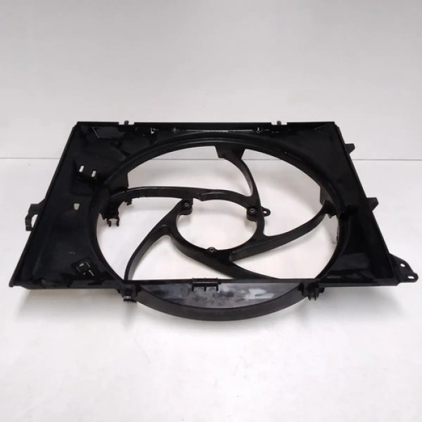 Defletor (radiador) Bmw 320i 2006 Cod 14447