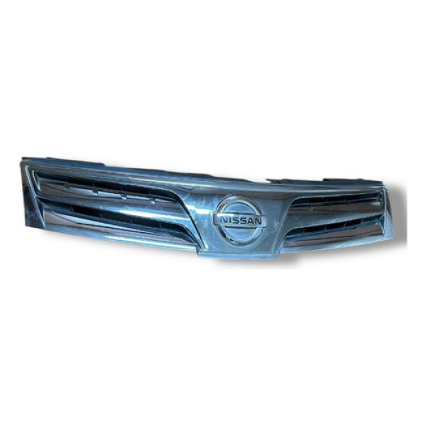Grade Radiador Nissan Livina 2013 Com Avaria