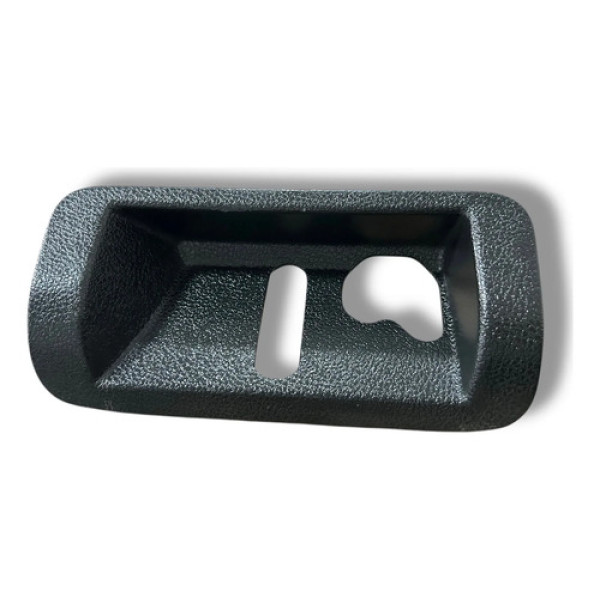 Moldura Fechadura Porta Malas Renault Kwid 2023