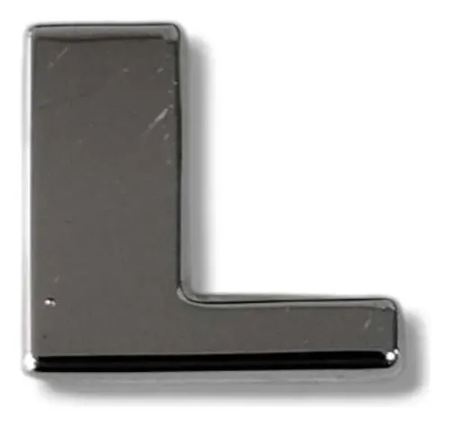 Emblema Letra  L  Fiat Strada 2024 Prateado