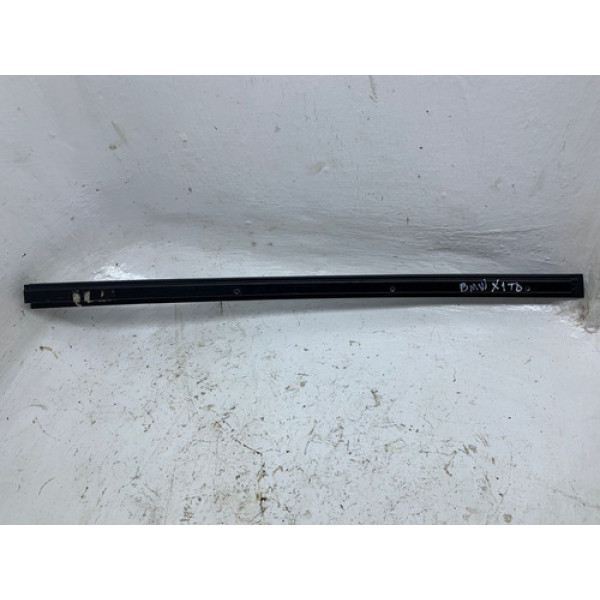 Guia Vidro Traseira Direita Bmw X1 2012 Preto