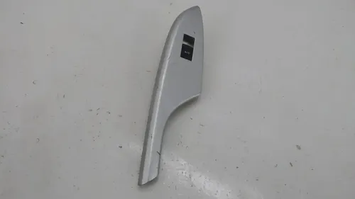 Moldura Comando De Vidro Traseiro Esq. Toyota Corolla 11