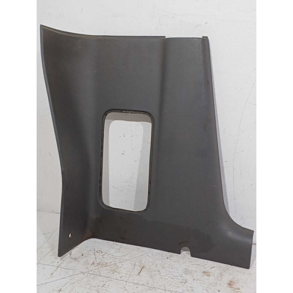 Moldura Inferior Tras. Esquerda Volkswagen Saveiro 1.6 1999