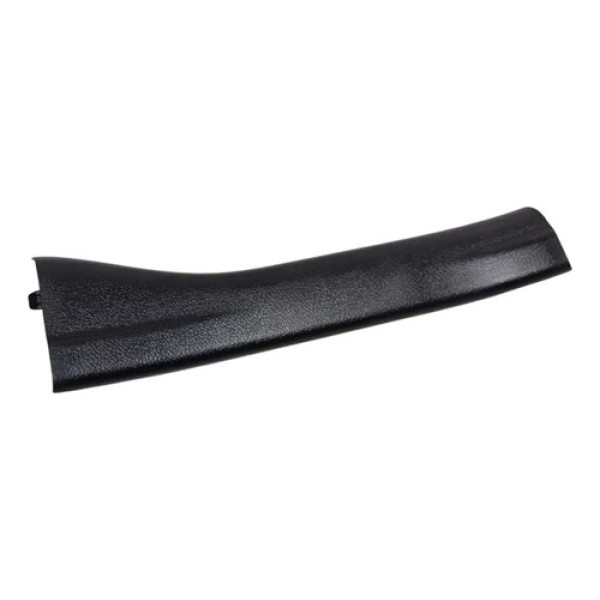 Soleira Porta Traseira Direita Yaris 2024 Preto