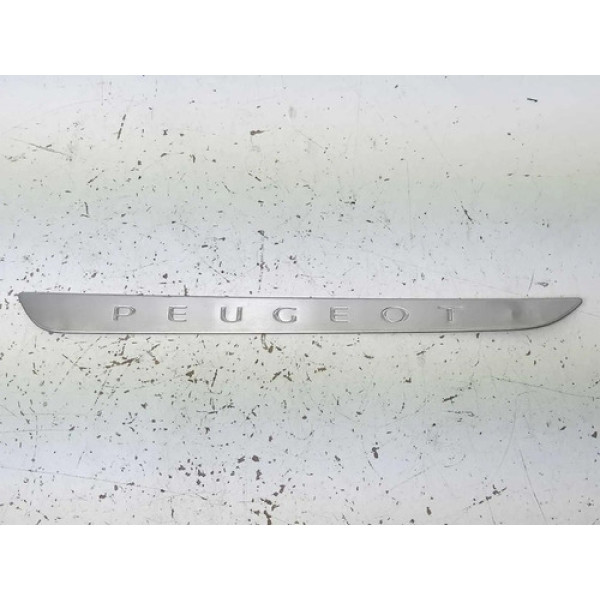 Emblema Soleira Lado Direito Peugeot 208 9675541480 Cx035 Cromado