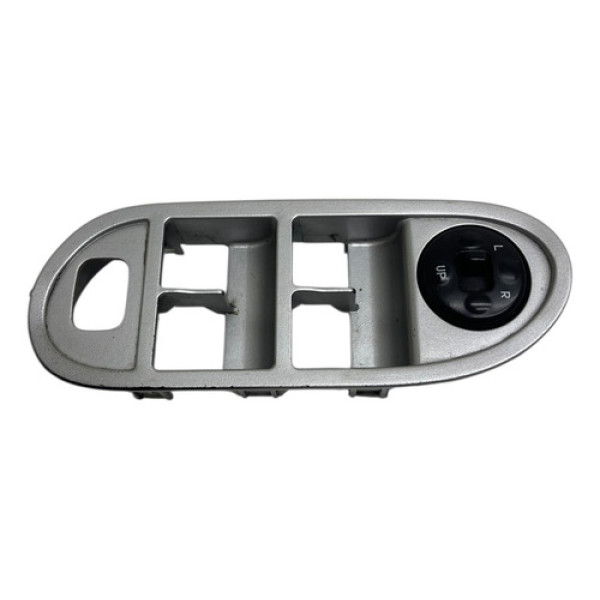 Moldura Comando Vidro Dianteiro Esquerdo Jac J3 2011 2012