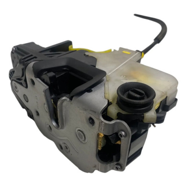 Fechadura Porta Traseira Esquerda Gm Tracker 2018 13579545