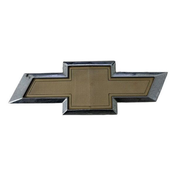 Emblema Tampa Traseira Gm Onix/prisma 2013/2019 52096409 Bege