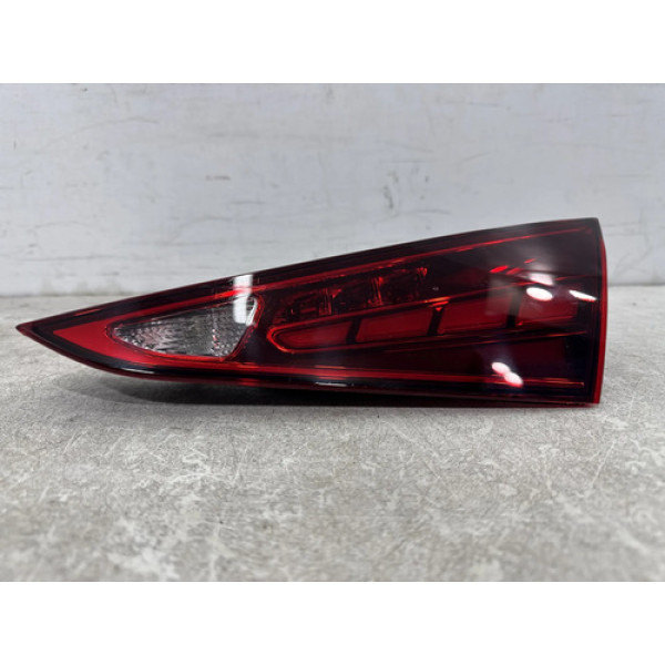 Lanterna Tampa Mercedes C200 C300  Amg 2021 À 26 Orig 26558 Direito/passageiro Vermelho