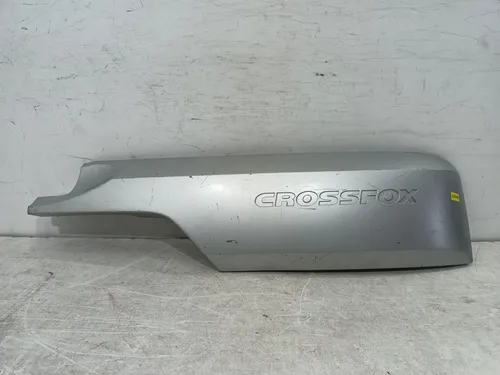 Moldura Tampa Traseira Volkswagen Crossfox 2015/2021 22008 Prateado