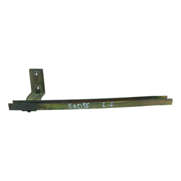 Caneleta Guia Porta Esquerda Chevrolet Kadett Gl 1.8 1998. Dourado Esquerdo