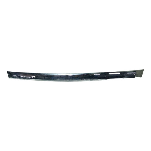 Friso Cromado Tampa Traseira Chevrolet Prisma 2011.