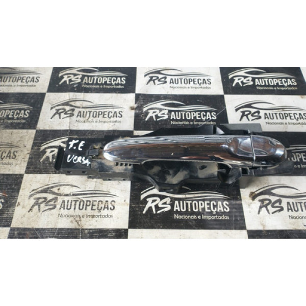 Maçaneta Externa Traseira Esquerda Nissan Versa Preto