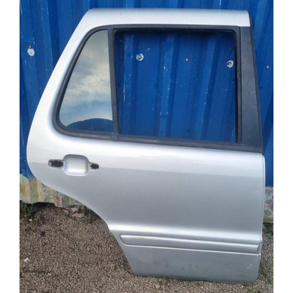 Porta Traseira Direita Mercedes-benz Ml320 1999 S/acessórios Traseira Direita Prata