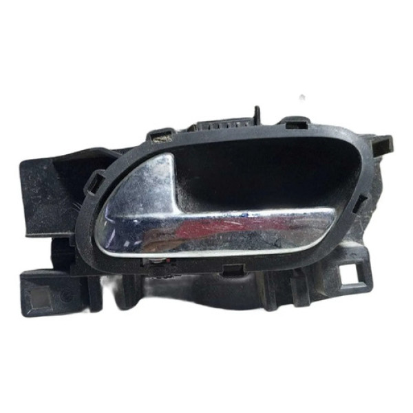 Maçaneta Interna Traseira Esquerdo Peugeot 308 2011/2016. Preto Traseira