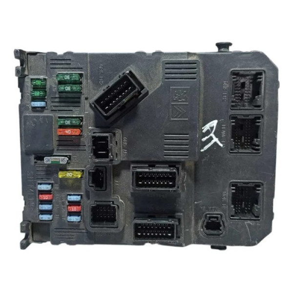 Caixa Fusível Citroën Xsara Picasso 2.0 16v 2004 (detalhe).