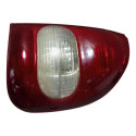Lanterna Traseira Direita Chevrolet Corsa Sedan 2000/2009. Direito/passageiro Vermelho