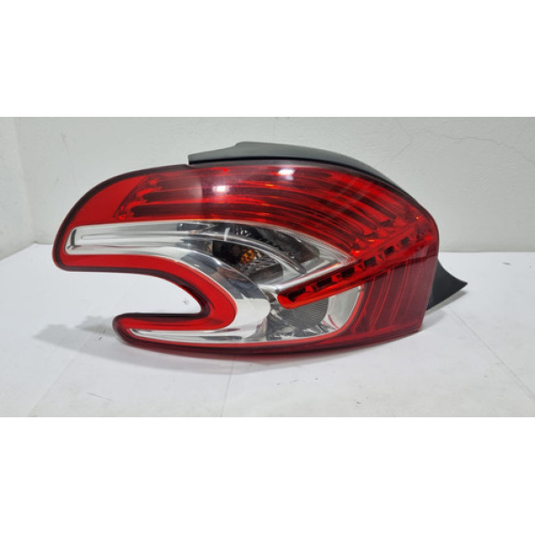 Lanterna Traseira Esquerda Peugeot 208 2015 Esquerdo Vermelho