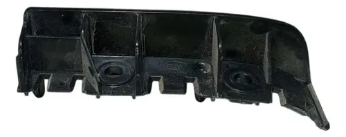 Guia Para-choque Traseiro Esquerdo Range Rover Sport 2015.