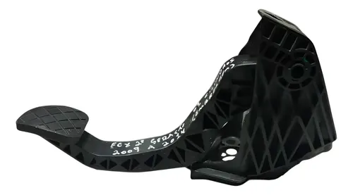 Pedal Embreagem Volkswagen Fox 2013. Preto