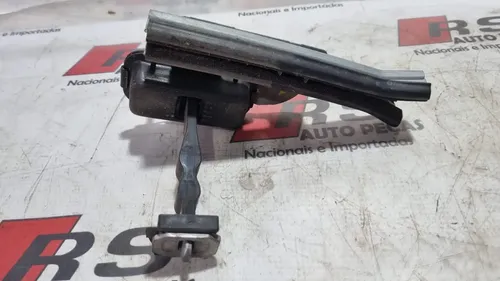 Limitador Traseira Esquerda Peugeot 2008 Cx15