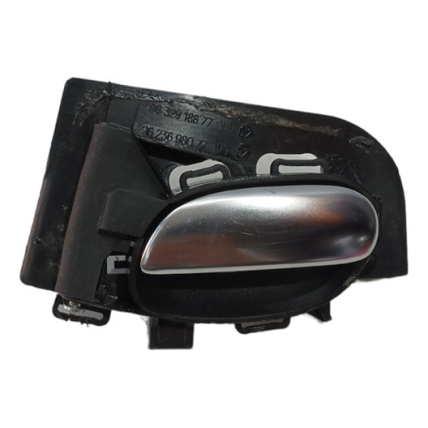 Maçaneta Interna Direito Traseiro Peugeot 206 207 2007 A 13 Preto Dianteira/traseira