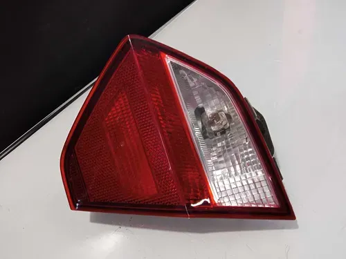 Lanterna Tampa Direito Vw Voyage G6 2013 A 2016 Original Direito/passageiro Vermelho