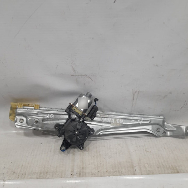 Maquina Vidro Traseira Direito Tracker 2018  C240