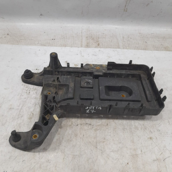 Suporte Da Caixa De Bateria Jetta 2017 Qr379
