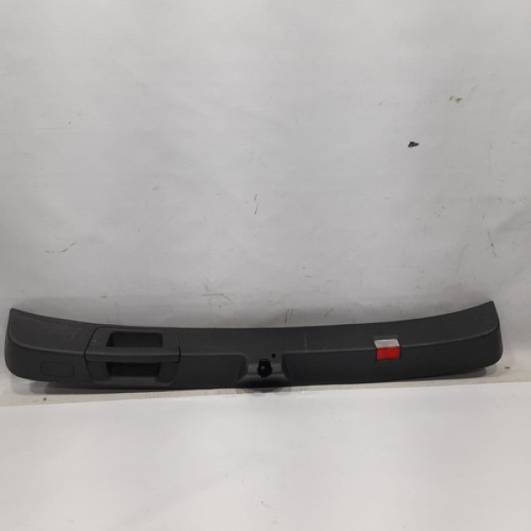 Acabamento Da Fechadura Do Porta Malas Gla 200 2018 Bc58